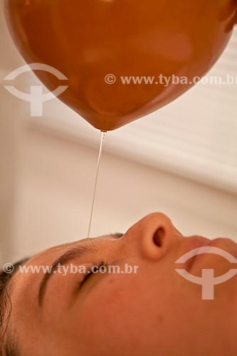  Subject: Ayurvedic Therapy - Shirodhara (Continuous stream of warm oil directed to the head ) / Place: Rio de Janeiro city - Rio de Janeiro state  ( RJ )   -  Brazil / Date: 05/2012 