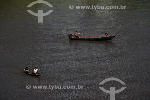  Subject: Canoes on Amazon River in flood season between the cities of Parintins and Itacoatiara / Place: Parintins city - Amazonas state (AM) - Brazil / Date: 07/2012 