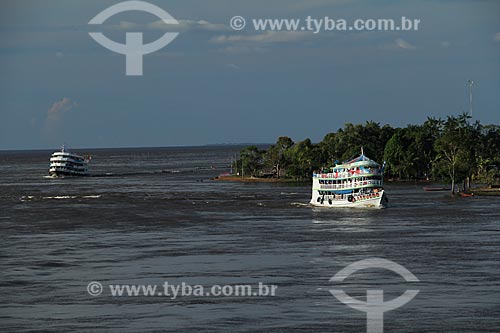  Subject: Passenger boat on the Amazon River between the towns of Urucurituba and Manaus / Place: Urucurituba city - Amazonas state (AM) - Brazil / Date: 07/2012 