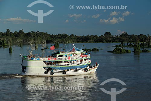  Subject: Passenger boat on the Amazon River between the towns of Urucurituba and Manaus / Place: Urucurituba city - Amazonas state (AM) - Brazil / Date: 07/2012 