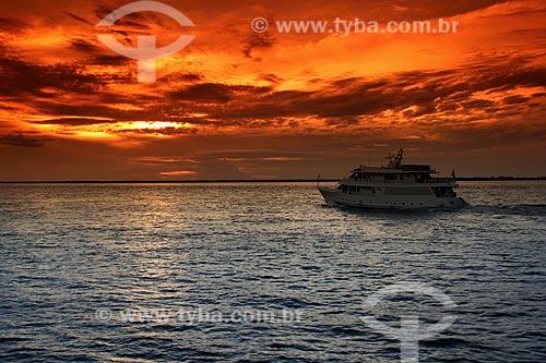  Subject: Evening on Amazonas River / Place: Urucurituba city - Amazonas state (AM) - Brazil / Date: 07/2012 