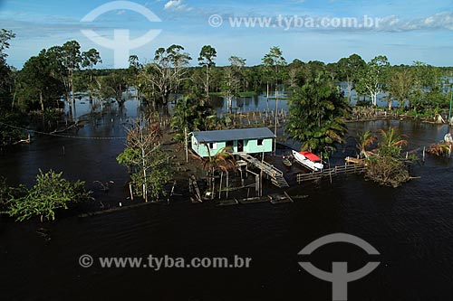  Subject: House on Amazon River in flood season / Place: Itacoatiara city - Amazonas state (AM) - Brazil / Date: 07/2012 