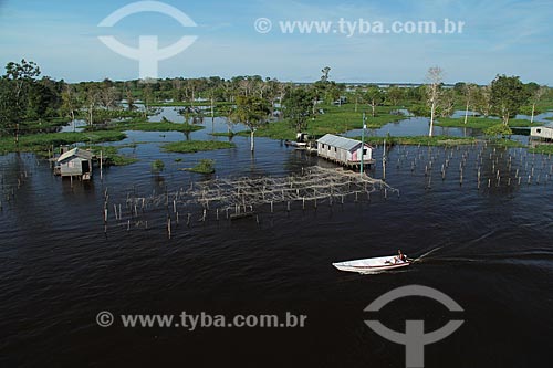  Subject: House on Amazon River in flood season / Place: Itacoatiara city - Amazonas state (AM) - Brazil / Date: 07/2012 