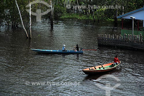  Subject: Canoes on Amazon River in flood season / Place: Manaus city - Amazonas state (AM) - Brazil / Date: 07/2012 