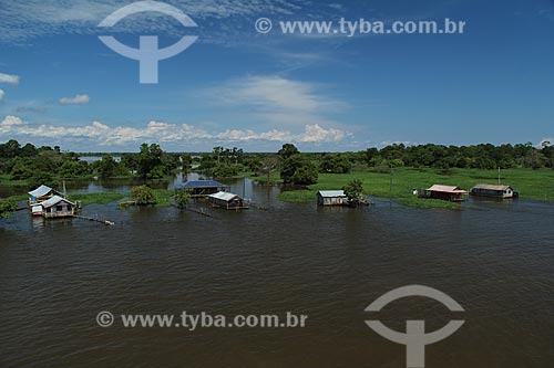  Subject: Houses on Amazon River in flood season / Place: Manaus city - Amazonas state (AM) - Brazil / Date: 07/2012 