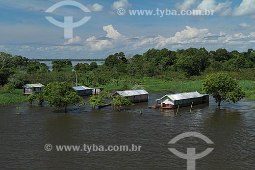  Subject: House on Amazon River in flood season / Place: Manaus city - Amazonas state (AM) - Brazil / Date: 07/2012 