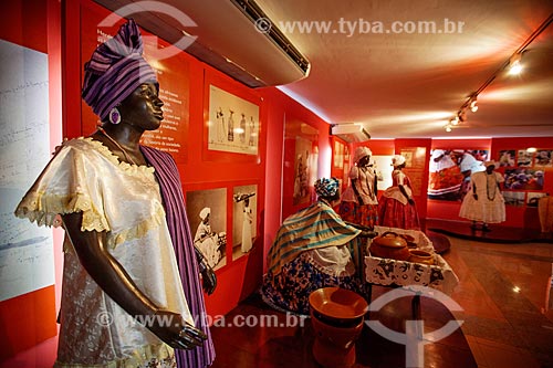  Subject: Mannequins with typical baianas clothes in exhibition at the Memorial of Baianas / Place: Cruz Caida Square - Salvador city - Bahia state (BA) - Brazil / Date: 07/2012 