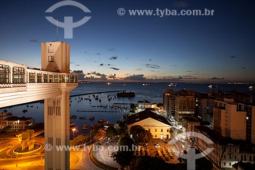  Subject: Lacerda Elevator to the Mercado Modelo and the Todos os Santos Bay in the background / Place: Salvador city - Bahia state (BA) - Brazil / Date: 07/2012 