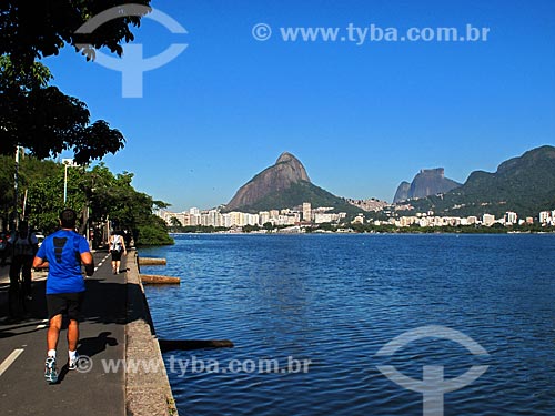  Subject: Rodrigo de Freitas Lagoon with Two Brothers Mountain and Rock of Gavea in the background / Place: Lagoa neighborhood - Rio de Janeiro city - Rio de Janeiro state (RJ) - Brazil / Date: 08/2012 