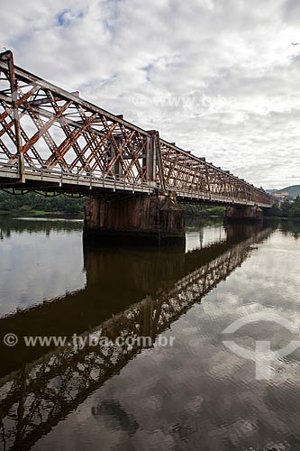  Subject: Dom Pedro II railway bridge (1885) over the Paraguacu River between Cachoeira e Sao Felix cities / Place: Cachoeira city - Bahia state (BA) - Brazil / Date: 07/2012 