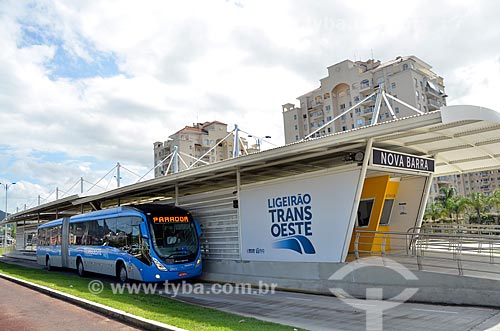  Subject: BRT (Bus Rapid Transit) Transoeste  - Articulated Bus (Ligeirão) at Station New Barra located on  Americas Avenue / Place: Rio de Janeiro city - Rio de Janeiro state (RJ) - Brazil / Date: 07/2012 