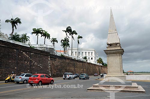  Wall of Fort Sao Luis is located where the Palace of the Lions seat of State Government and to the right the Stone of Memory which is a obelisk dated 1841 in homage to age of the emperor D. Pedro II  - Sao Luis city - Maranhao state (MA) - Brazil