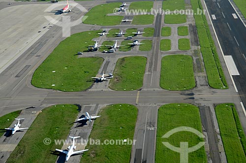  Subject: Aerial view of the runway at Santos Dumont Airport / Place: Rio de Janeiro city - Rio de Janeiro state (RJ) - Brazil / Date: 05/2012 