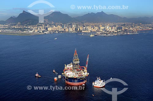  Subject: Ship platform ( Brasil Sevan)  of oil  of Norwegian origin of the service of PETROBRAS in Guanabara Bay / Place: Rio de Janeiro city - Rio de Janeiro state (RJ) - Brazil / Date: 05/2012 