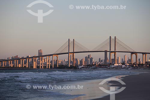  Subject: Newton Navarro Bridge (2007) and the city of Natal view from the Redinha beach / Place: Natal city - Rio Grande do Norte state (RN) - Brazil / Date: 07/2012 