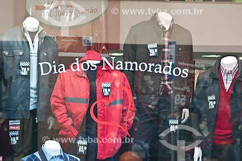  Subject: Shop window of commerce in the city center / Place: Porto Alegre city - Rio Grande do Sul state (RS) - Brazil / Date: 06/2012 