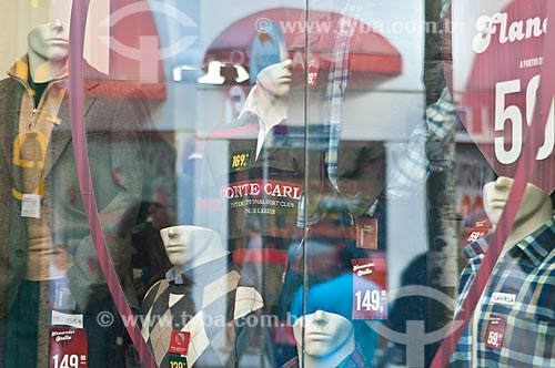  Subject: Shop window of store in the city center / Place: Porto Alegre city - Rio Grande do Sul state (RS) - Brazil / Date: 06/2012 