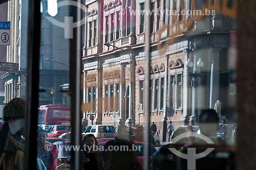  Subject: Shop window of commerce in the city center / Place: Porto Alegre city - Rio Grande do Sul state (RS) - Brazil / Date: 06/2012 