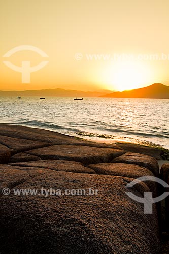  Subject: Sunset at Daniela Beach / Place: Florianopolis city - Santa Catarina state (SC) - Brazil / Date: 08/2012 