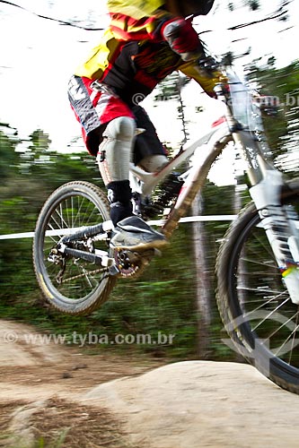  Subject: Downhill athlete at Unipraias Park / Place: Balneario Camboriu city - Santa Catarina state (SC) - Brazil / Date: 09/2012 