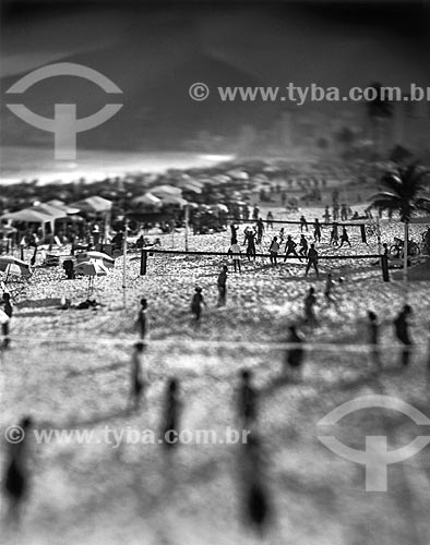  Subject: People playing volleyball on the beach / Place: Ipanema neighborhood - Rio de Janeiro state (RJ) - Brazil / Date: 09/2012 