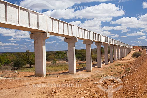  Subject: Aqueduct of irrigation channel of Pontal Project that takes water captured on the Sao Francisco River until the north state of Pernambuco / Place: Petrolina city - Pernambuco state (PE) - Brazil / Date: 06/2012 