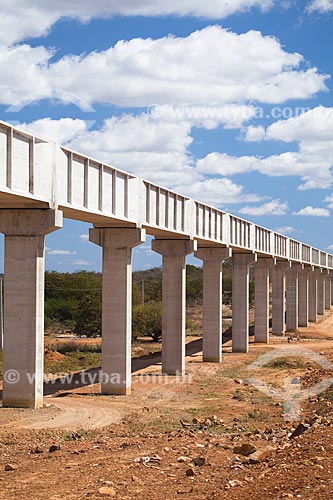  Subject: Aqueduct of irrigation channel of Pontal Project that takes water captured on the Sao Francisco River until the north state of Pernambuco / Place: Petrolina city - Pernambuco state (PE) - Brazil / Date: 06/2012 