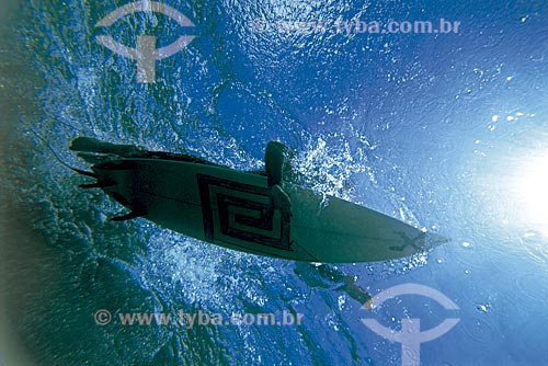  Subject: Surfer at sea / Place: Sumatra Island - Indonesia / Date: 2002 