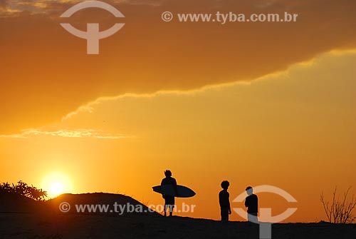  Subject: Surfers on the northern coast of Peru / Place: Peru - South America / Date: 12/2009 