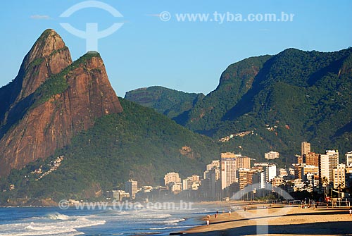  Subject: Ipanema and Leblon beaches with Two Brothers Mountain in the background / Place: Ipanema neighborhood - Rio de Janeiro city - Rio de Janeiro state (RJ) - Brazil / Date: 05/2010 