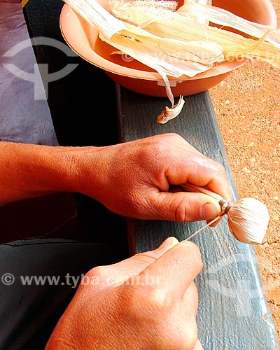  Subject: Handicraft with corn stover / Place: Minas Gerais state (MG) - Brazil / Date: 07/2004 