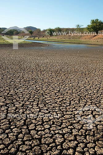  Subject: Weir in rural property in drought period / Place: Salgueiro city - Pernambuco state (PE) - Brazil / Date: 08/2012 