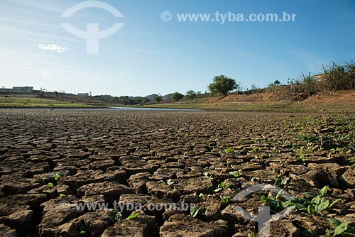  Subject: Weir in rural property in drought period / Place: Salgueiro city - Pernambuco state (PE) - Brazil / Date: 08/2012 