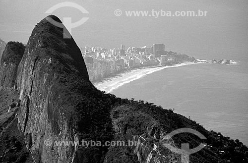  Subject: Morro Dois Irmãos (Two Brothers Mountain) and Ipanema neighborhood in background / Place: Ipanema neighborhood - Rio de Janeiro state (RJ) - Brazil / Date: 11/2012 