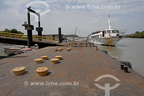  Subject: Boat on Porto do Jacare (Alligator Port) / Place: Alcantara city - Maranhao state (MA) - Brazil / Date: 09/2010 