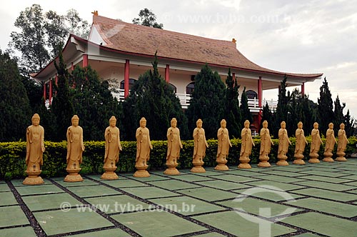  Subject: Statues in Buddhist temple - female statues with the position of a hand representing welcome and another hand positive energy / Place: Foz do Iguacu city - Parana state (PR) - Brazil / Date: 07/2012 