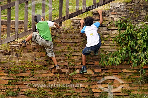  Subject: Boys playing / Place: Pirenopolis city - Goias state (GO) - Brazil / Date: 05/2012 