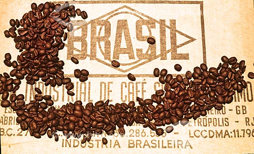 Subject: Packaging of coffee for export / Place: Near to Petropolis city - Rio de Janeiro state (RJ) - Brazil / Date: 1996 
