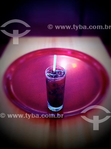  Subject: Cup with soda in a tray - photo taken with IPhone / Place: Bela Vista neighborhood - Sao Paulo city - Sao Paulo state (SP) - Brazil / Date: 09/2012 
