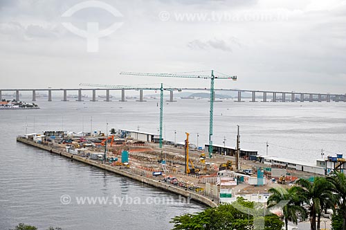  Subject: Construction of the do Amanha Museum (Museum Tomorrow) with the Rio-Niteroi Bridge in the background / Place: Maua Square - Rio de Janeiro city - Rio de Janeiro state (RJ) - Brazil / Date: 09/2012 