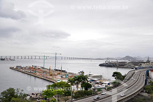  Subject: Construction of the do Amanha Museum (Museum Tomorrow) with the Rio-Niteroi Bridge in the background / Place: Maua Square - Rio de Janeiro city - Rio de Janeiro state (RJ) - Brazil / Date: 09/2012 