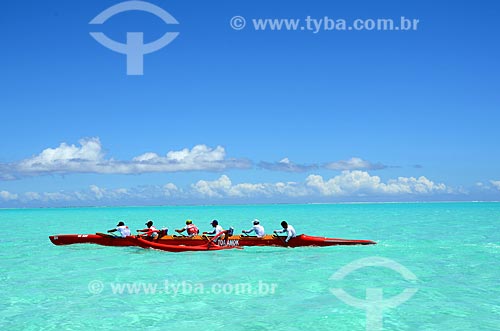  Subject: Men in a kayak / Place: Bora Bora Island - French Polynesia - Oceania / Date: 10/2012 