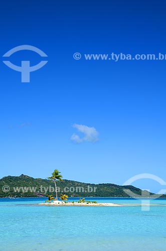  Subject: Small island on Pacific Ocean / Place: Bora Bora Island - French Polynesia - Oceania / Date: 10/2012 