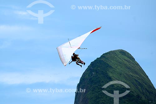 Subject: People practicing hang glider / Place: Sao Conrado neighborhood - Rio de Janeiro city - Rio de Janeiro state (RJ) - Brazil / Date: 04/2007 