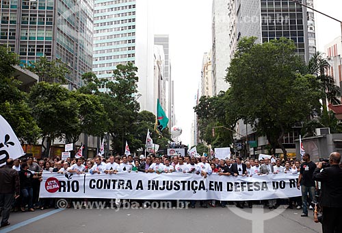  Manifestation Veta Dilma: against the injustice in defense of Rio - in Rio Branco avenue by the veto to the project of redistribution of petroleum royalties  - Rio de Janeiro city - Rio de Janeiro state (RJ) - Brazil