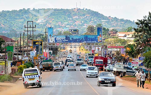  Subject: Traffic on Entebbe Highway / Place: Lyamutundwe neighborhood - Entebbe city - Uganda - Africa / Date: 06/2010 