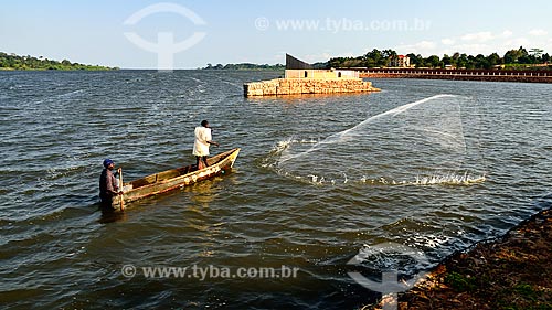  Subject: Fishermans at Murchison Bay / Place: Kampala city - Uganda - Africa / Date: 06/2010 