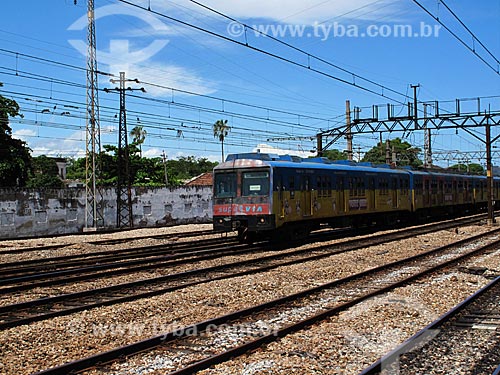  Subject: Train of Supervia branch Saracuruna-Central do Brazil at the height of maracana / Place: Rio de Janeiro city - Rio de Janeiro state (RJ) - Brazil / Date: 11/2012 