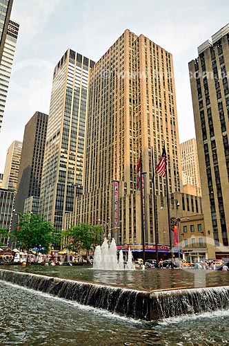  Subject: Fountain at Rockefeller Center with Radio City Music Hall Building / Place: Manhattan - New York - United States of America - North America / Date: 08/2010 