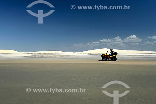  Subject: Jericoacoara beach and Dunes in the background / Place: Jijoca de Jericoacoara city - Ceara state (CE) - Brazil / Date: 09/2012 